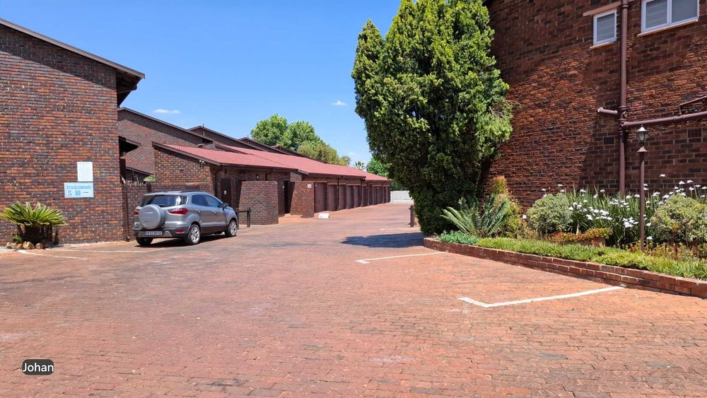 visitor's parking