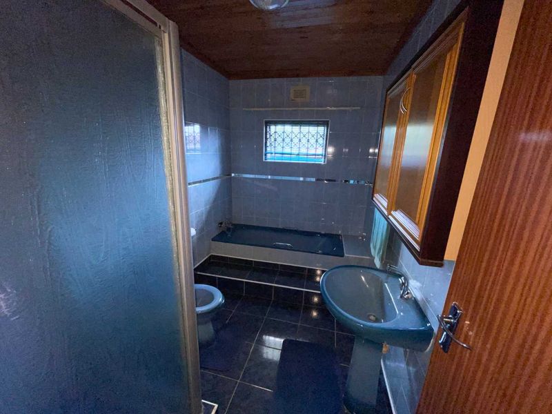 Beautiful Family Home for Sale - Photo 10