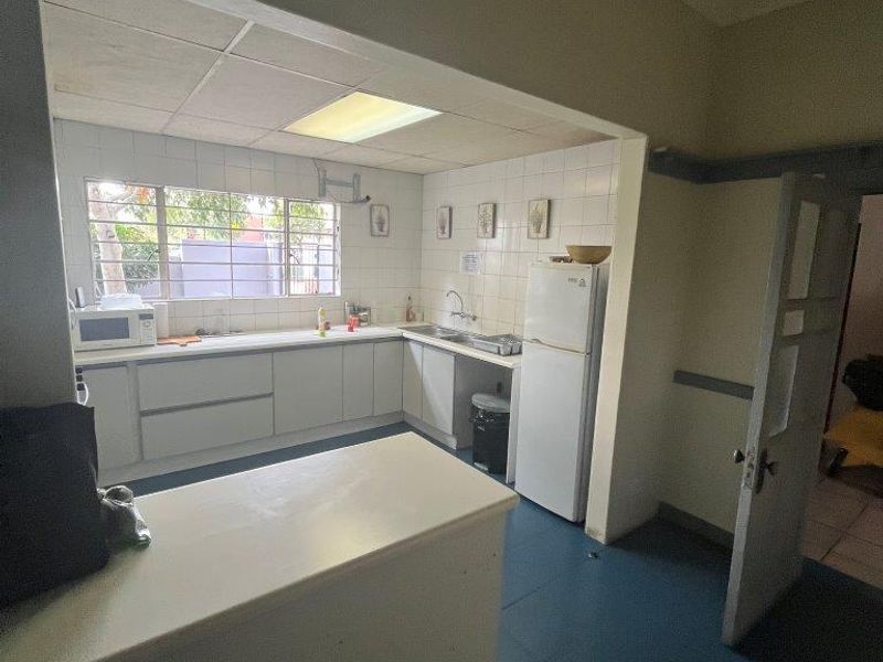 PRIME OFFICES TO RENT AND SITUATED AT 546 18TH AVENUE RIETFONTEIN  FOR ONLY R 35 000 PER MONTH. - Photo 7