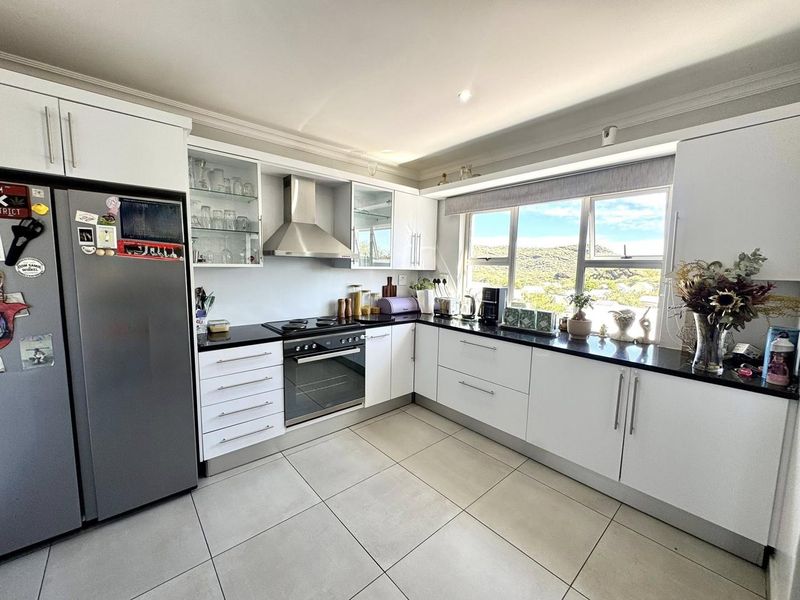 4 Bedroom House TO Let in Elisenheim - Photo 4