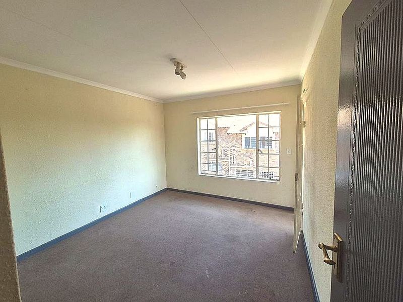 3 Bedroom Townhouse in Glenvista - Photo 8