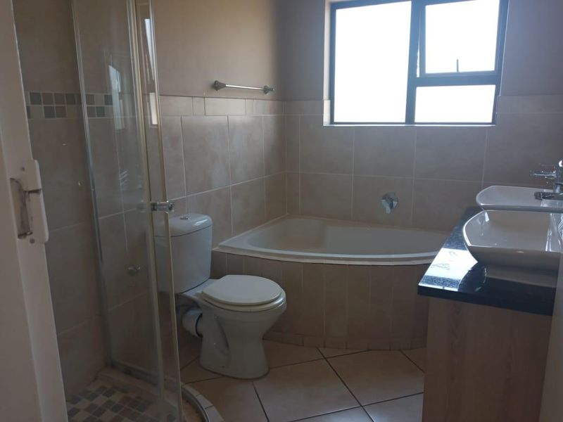 Three bedroom townhouse in Private Estate Kookrus Meyerton Gauteng - Photo 3