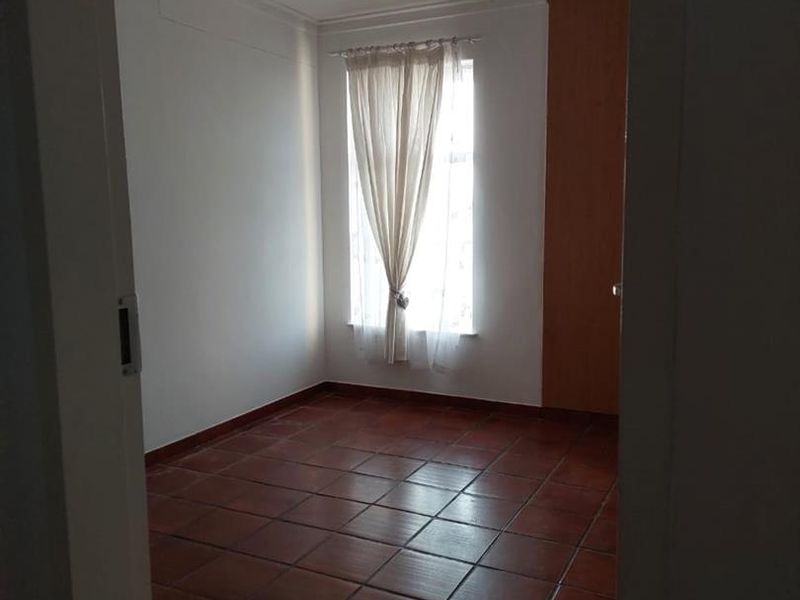 SPACIOUS APARTMENT IN A SECURE AND QUIET FAMILY NEIGHBOURHOOD - Photo 6