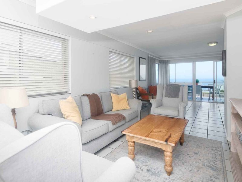 Prime Coastal Escape - Photo 10