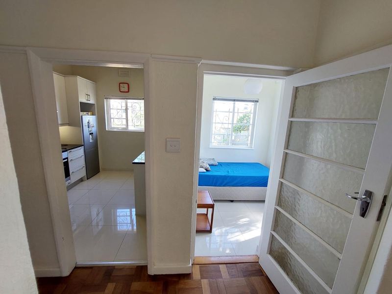 Spacious unfurnished 2-bedroom apartment To Let in Mowbray - Photo 7
