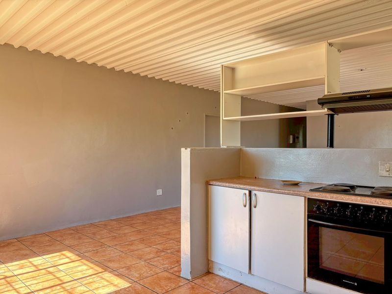 Outjo:  Modest small 2 Bedr home is for Sale - Photo 4