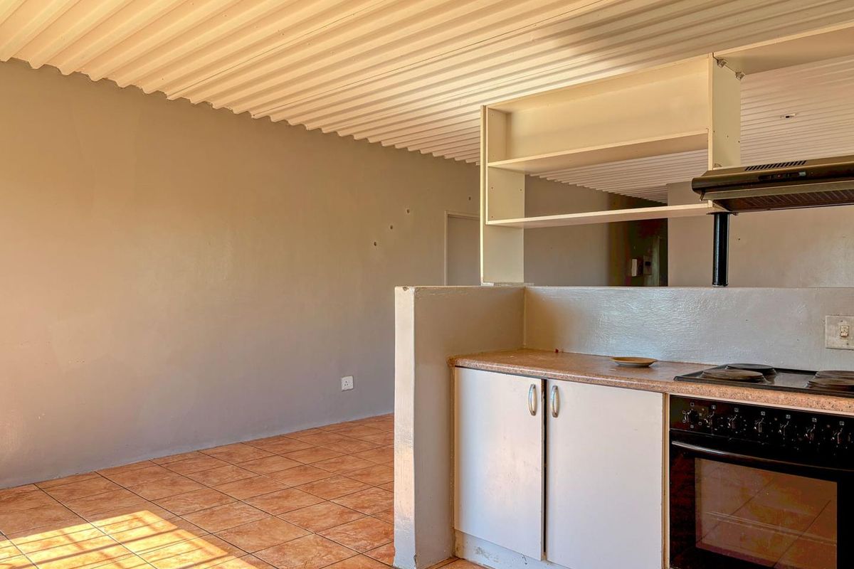 Outjo:  Modest small 2 Bedr home is for Sale - Photo 4