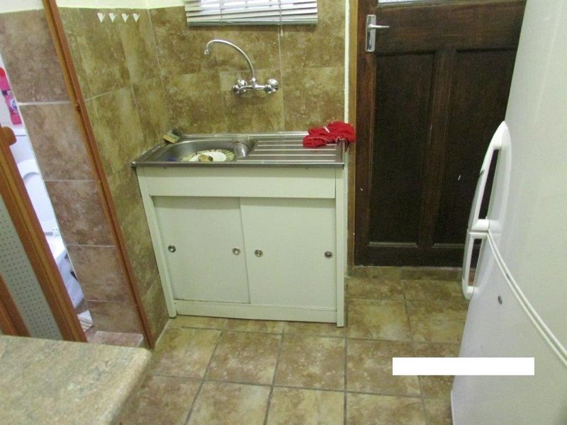 BACHELOR FLAT TO RENT IN GEZINA - Photo 2