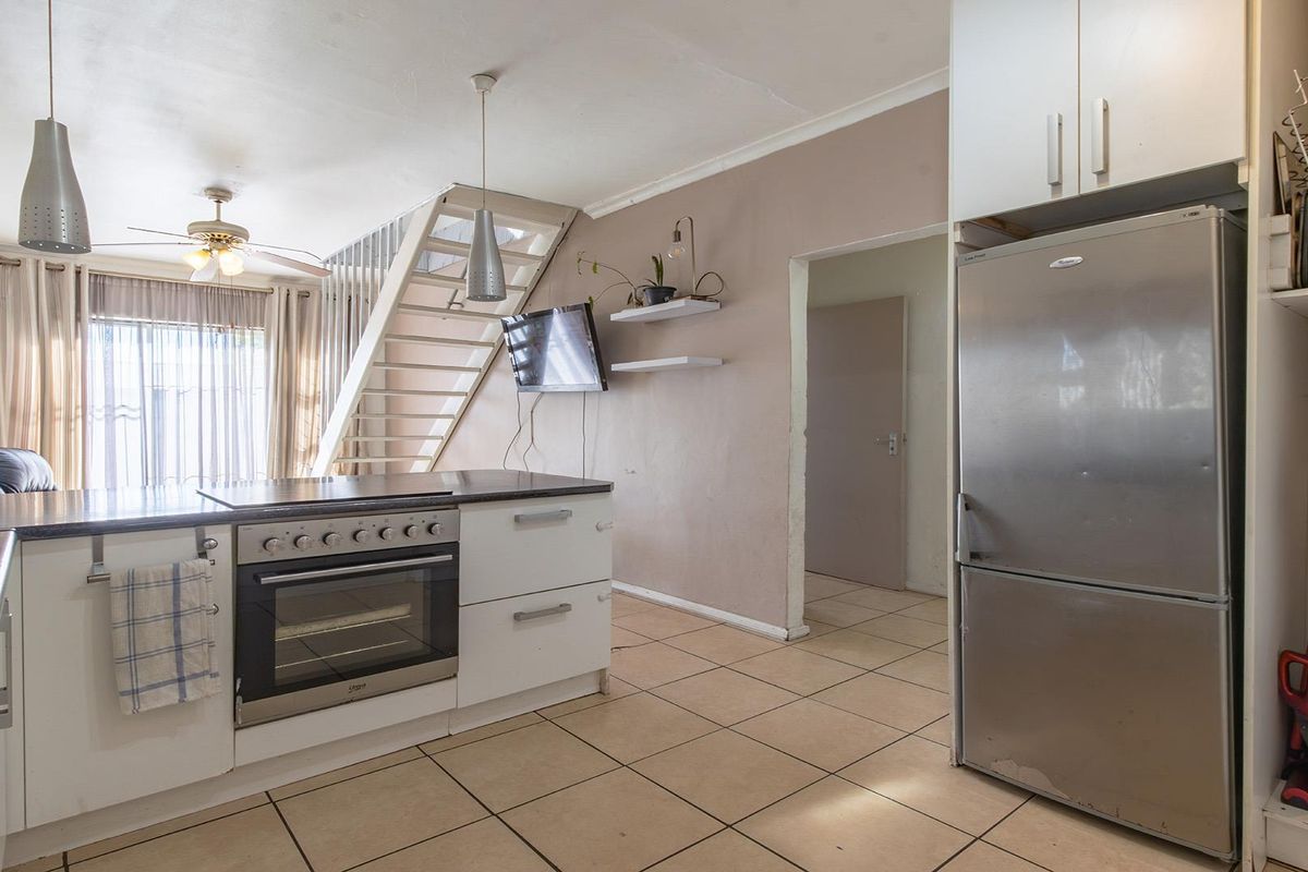 Comfortable Family Living with a Spacious Flatlet - Photo 3