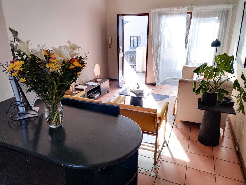 Prime Apartment: Affordable Living with Modern Comforts! - Photo 3