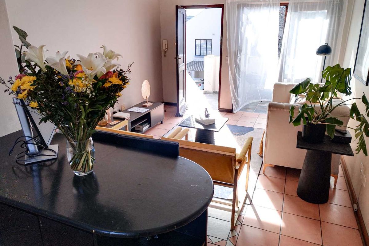 Prime Apartment: Affordable Living with Modern Comforts! - Photo 3