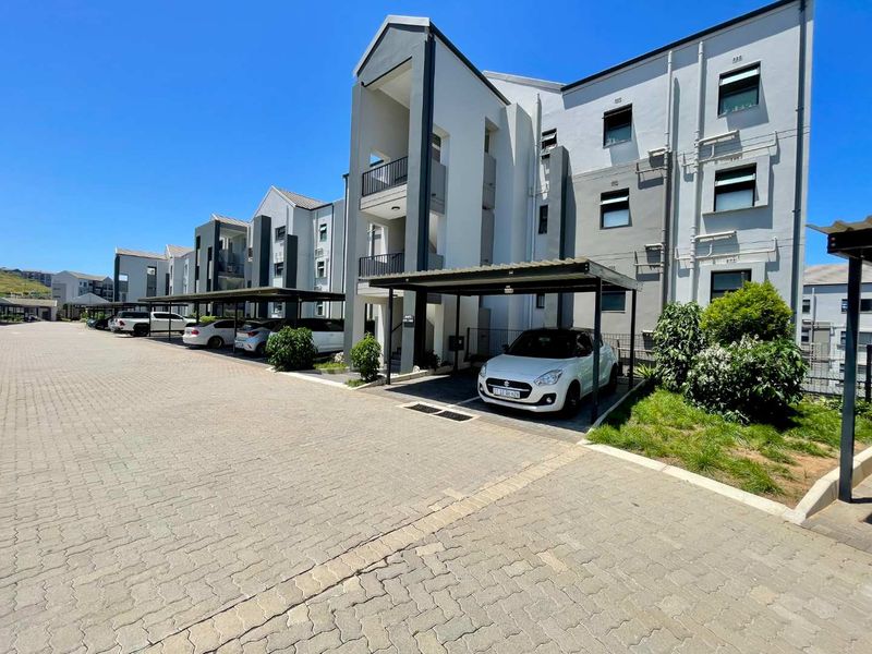 Top Floor 2 Bedroom apartment in Ballito Central - Photo 5