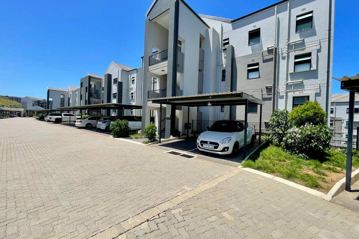 Top Floor 2 Bedroom apartment in Ballito Central - Photo 5