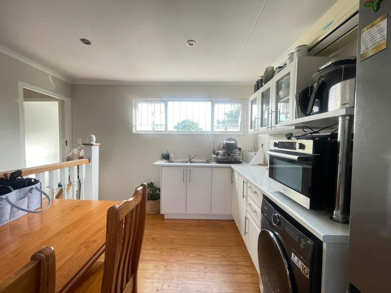 R8,500 | Bachelor Flatlet – Ideal for a Single Professional - Photo 6