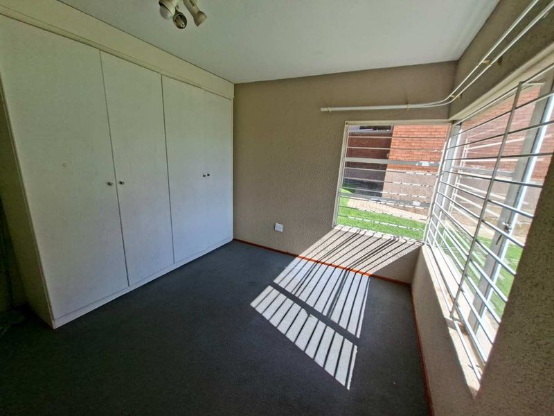 NEAT GROUND FLOOR WITH TRANQULITY - Photo 3