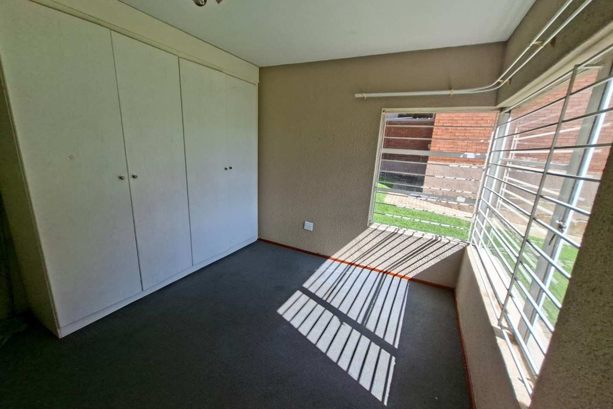 NEAT GROUND FLOOR WITH TRANQULITY - Photo 3