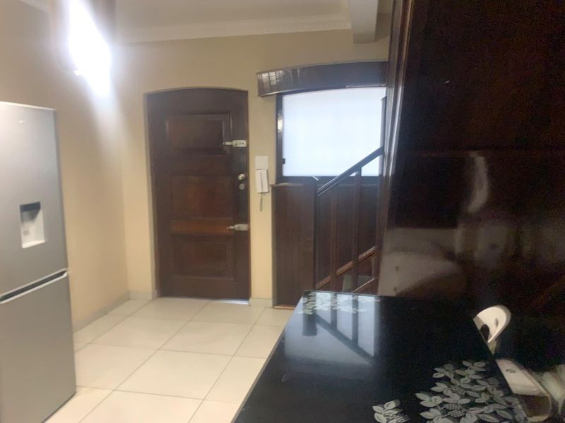 Charming 4-Bedroom Home for Sale in The Hill Ext 6, Johannesburg - Photo 7