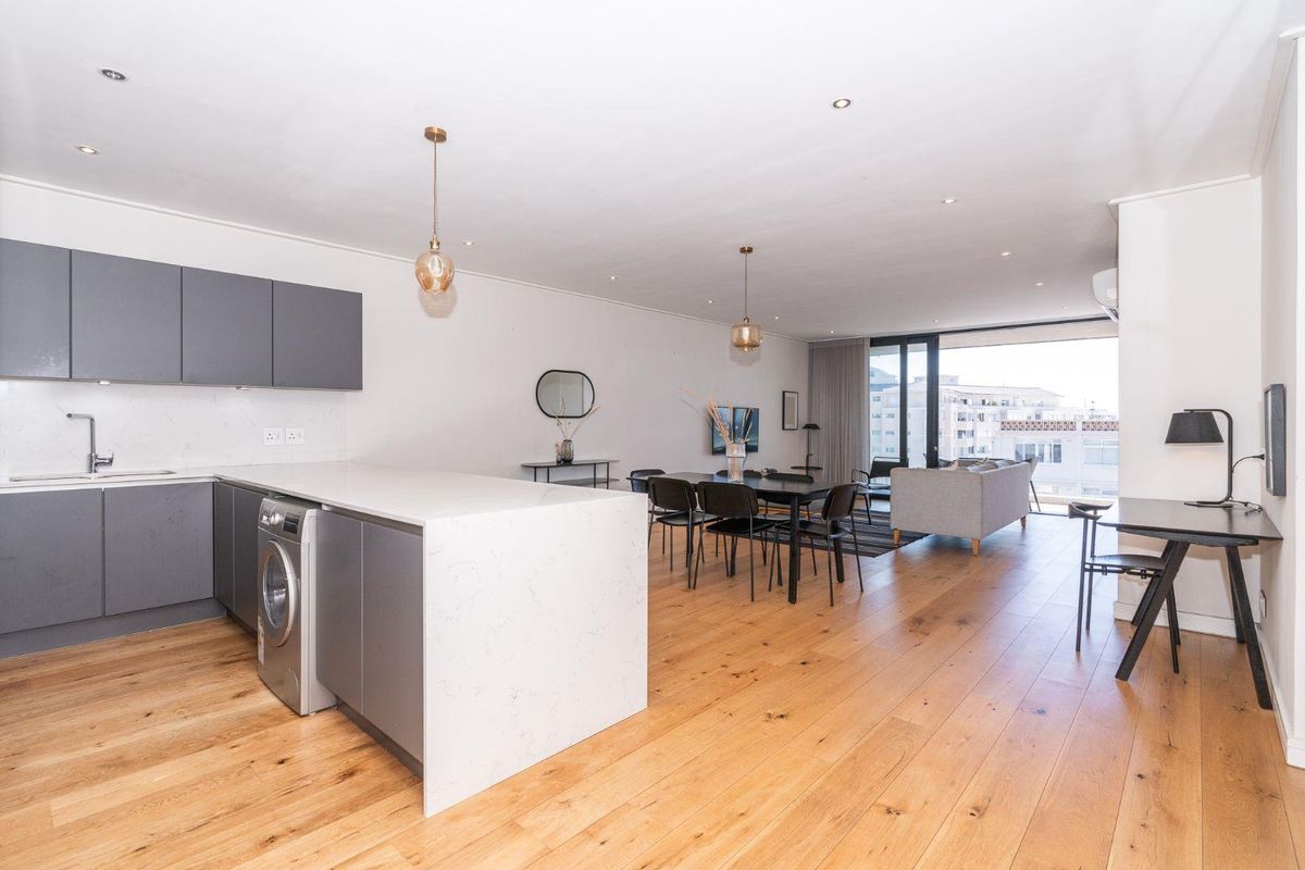 Stunning 2-Bedroom Apartment in the Iconic Glengariff Building - Photo 5