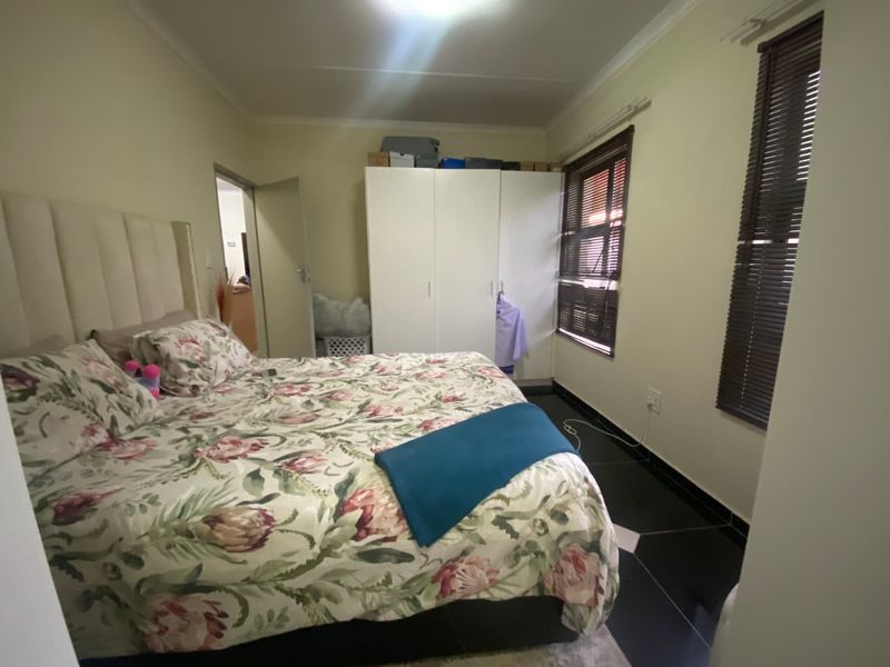 Lock-Up-And-Go 2 Bed 2 Bath in  Groblerpark - Photo 6