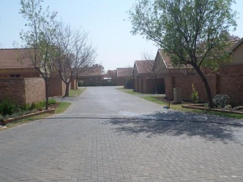2 BEDROOM FLAT TO RENT IN EQUESTRIA - Photo 4