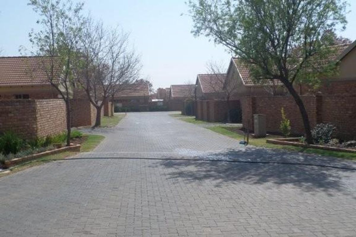 2 BEDROOM FLAT TO RENT IN EQUESTRIA - Photo 4