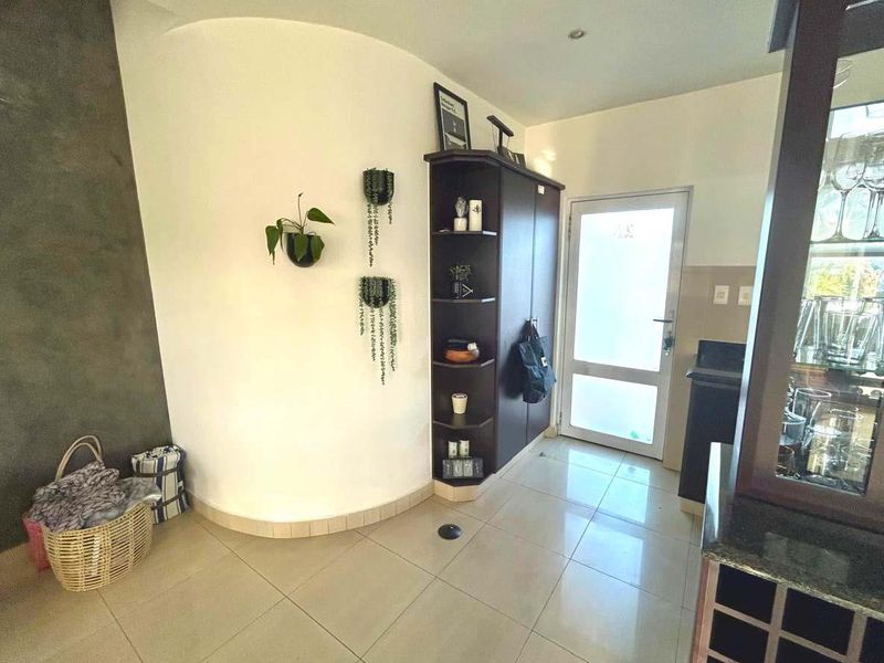 HENDRA - DELIGHTFUL QUIRKY 2 BEDROOM TOWNHOUSE IN ILALA RIDGE ESTATE - Photo 4