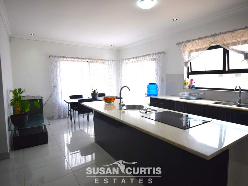 3 BEDROOM HOUSE IN OCEAN VIEW IS FOR SALE - Photo 2