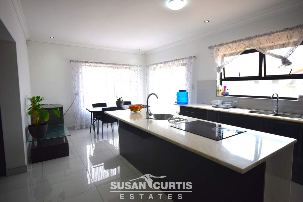 3 BEDROOM HOUSE IN OCEAN VIEW IS FOR SALE - Photo 2