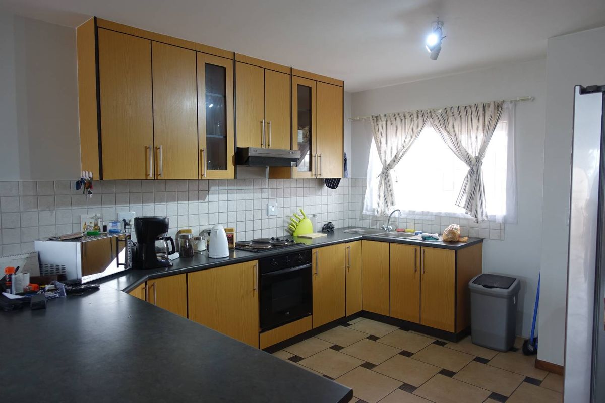 SPACIOUS APARTMENT WITH LARGE BALCONY - Photo 2