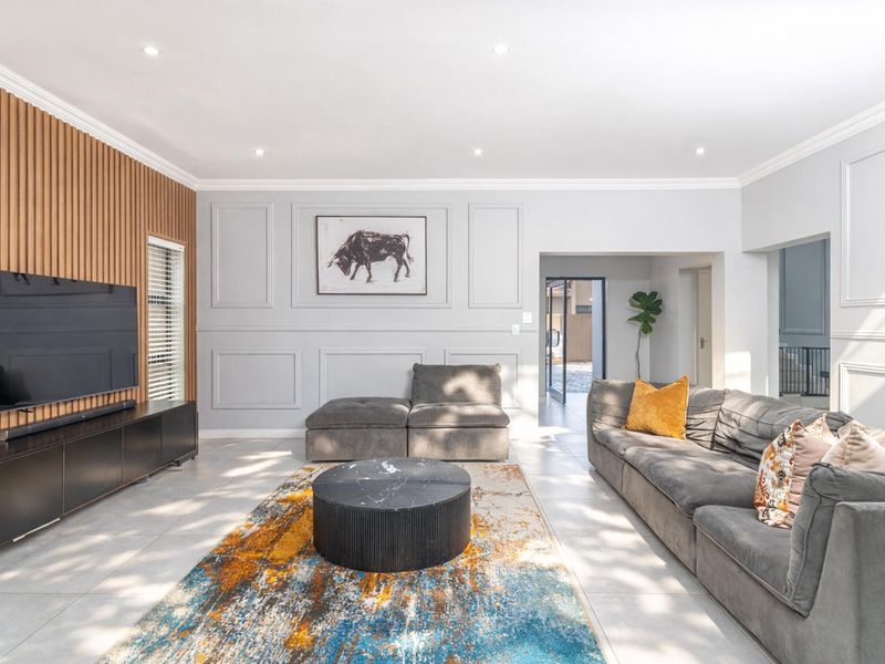 Beautiful Family Home in Leloko Lifestyle Estate - Photo 10