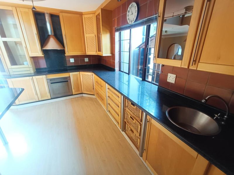 Stunning Property for Sale in Highveld, Centurion - Photo 4