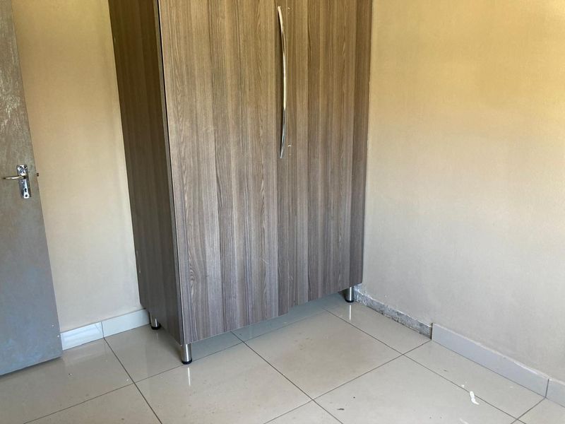 Specious 3 bedroom enquite for sale at Jabulani Sectional - Photo 6