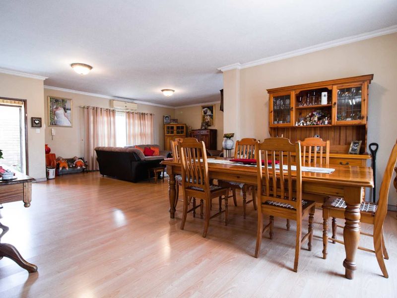 Magnificent back corner cluster in a sought after complex - Photo 8