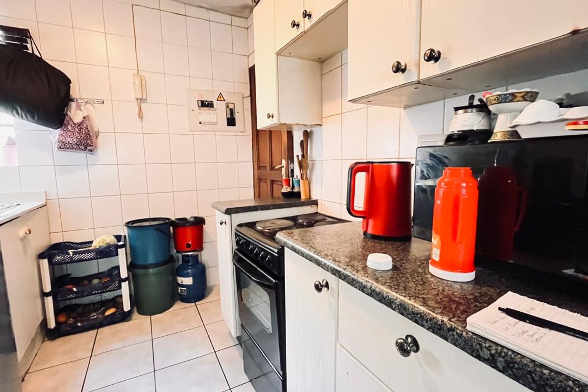 Home for Small Family or Investor! - Photo 2