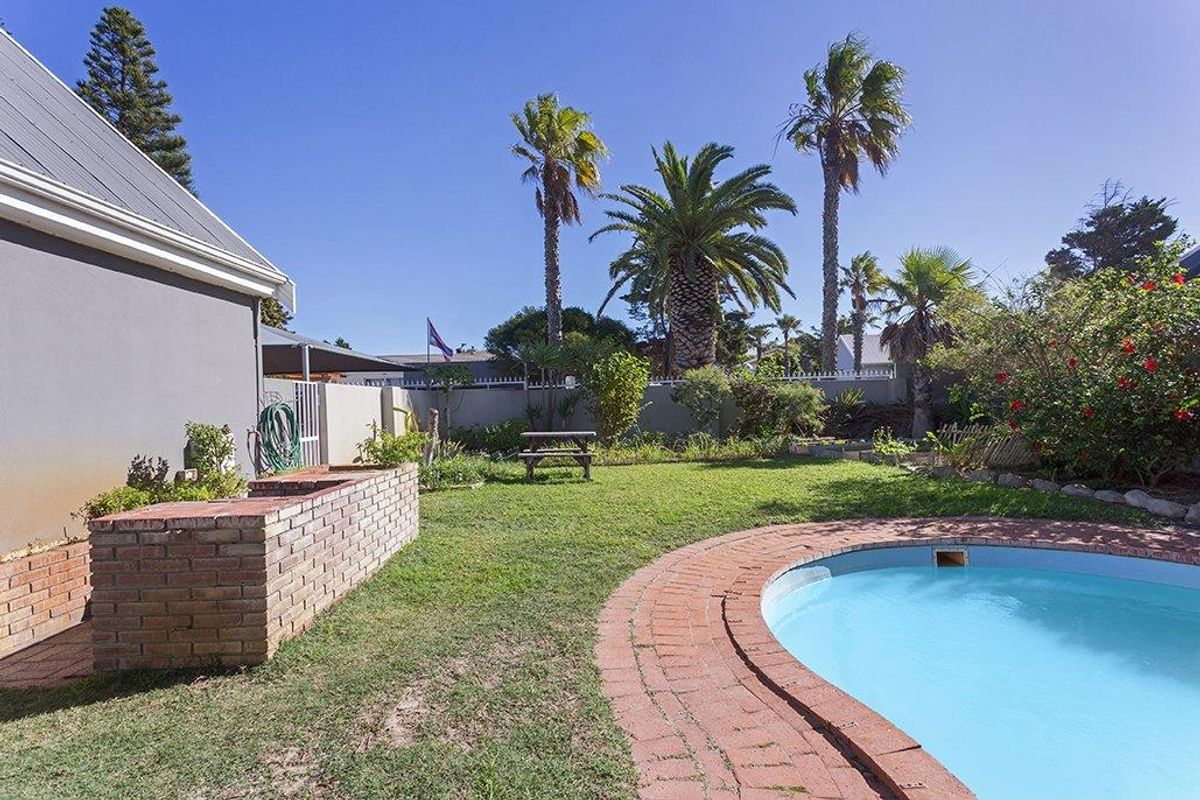 Prime Location, Family Home,Work from home !!! - Photo 4