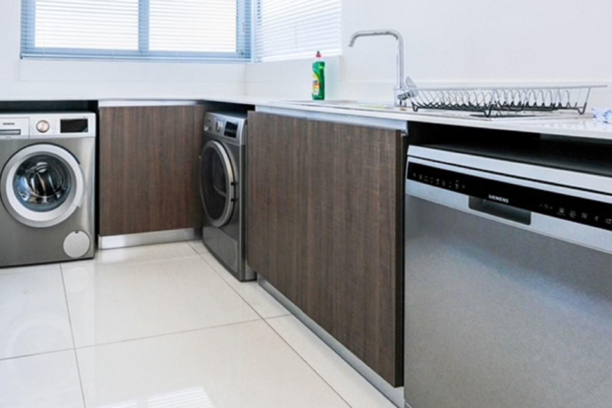 Three-bedroom House in Highland Gate - Photo 4