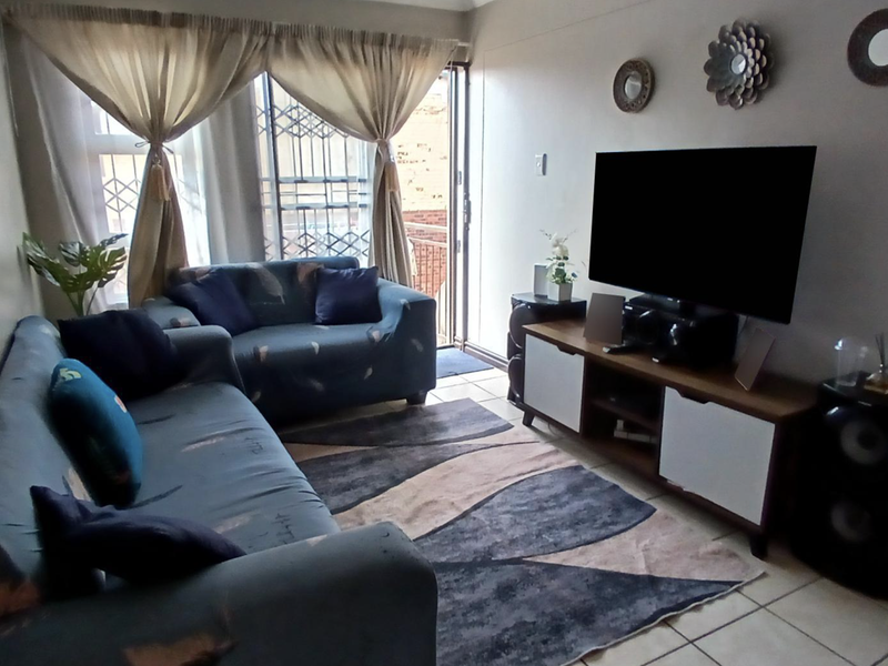 Comfortable and Secure Apartment in Ehrlich Park - Photo 4