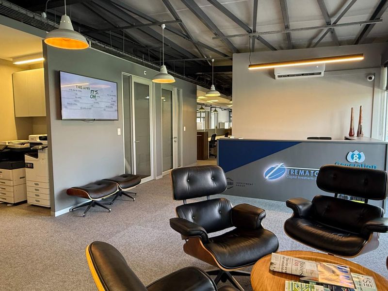 Top Floor 373m2 office with large balcony to let in North Wharf - Photo 9