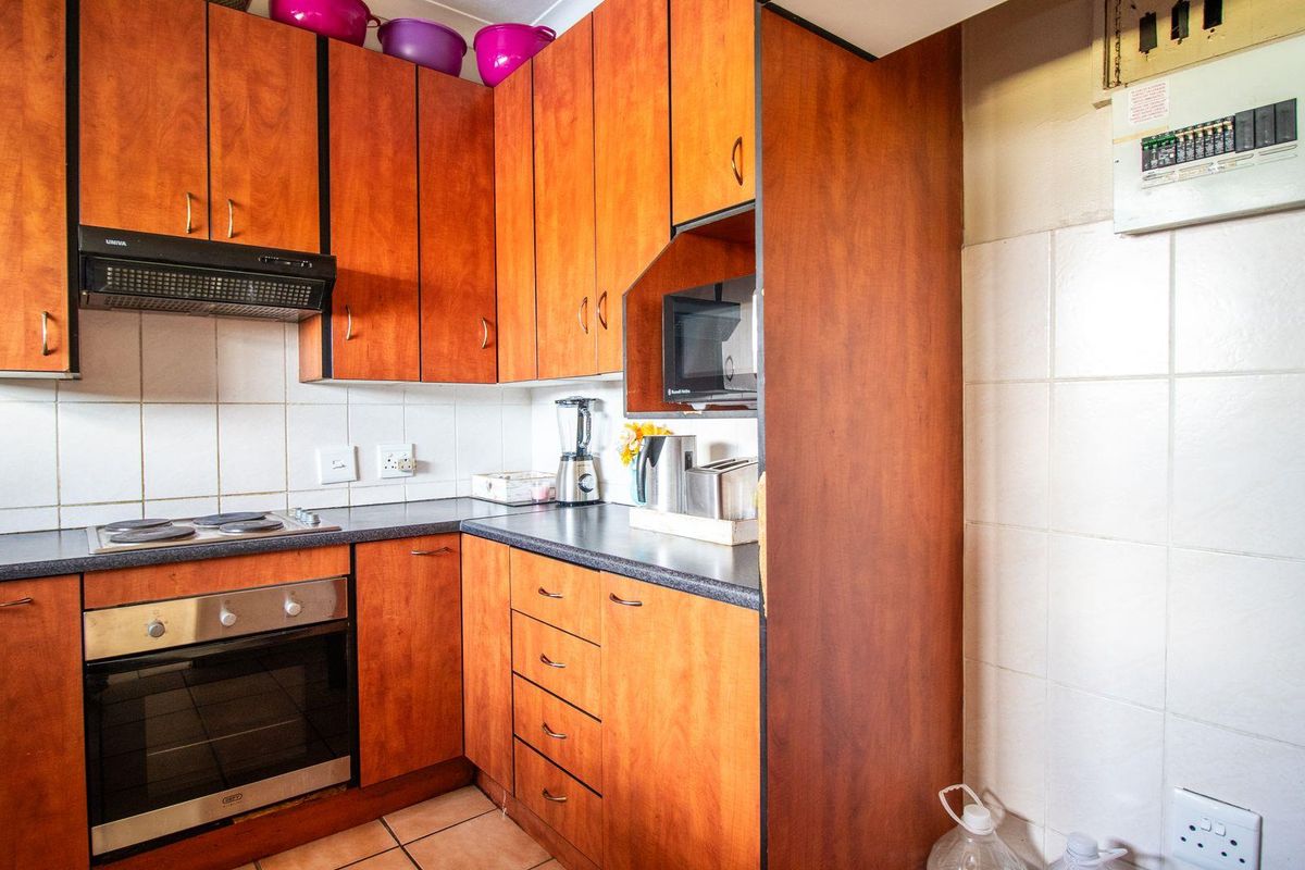 Prime Location & Modern Comfort in One Package - Photo 4