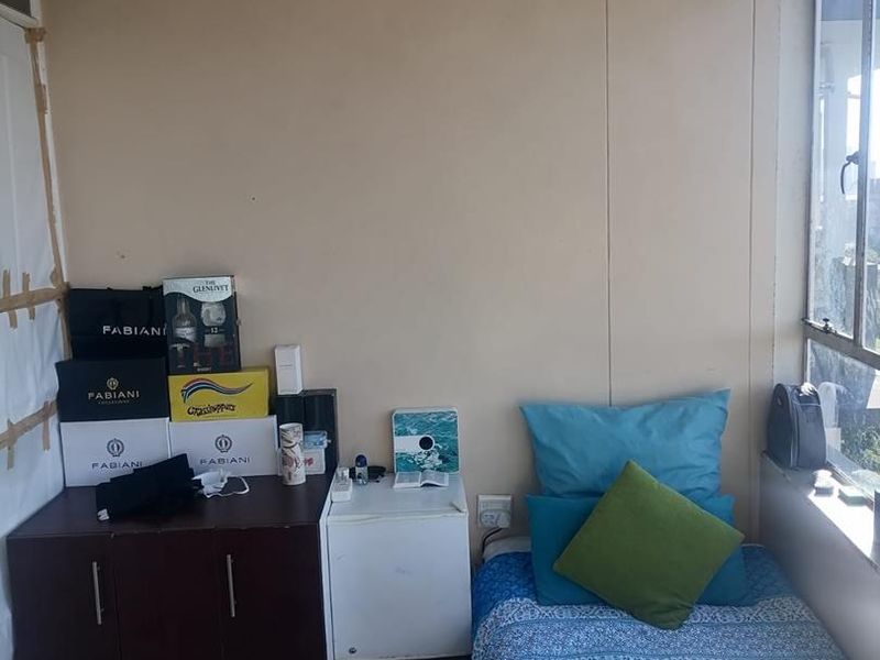 Spacious 2.5 Bedroom Apartment for Sale in Sunnyside - Photo 7