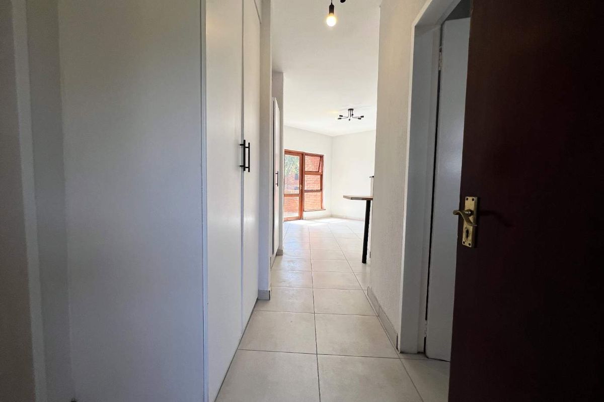 Move in Ready. - Photo 4