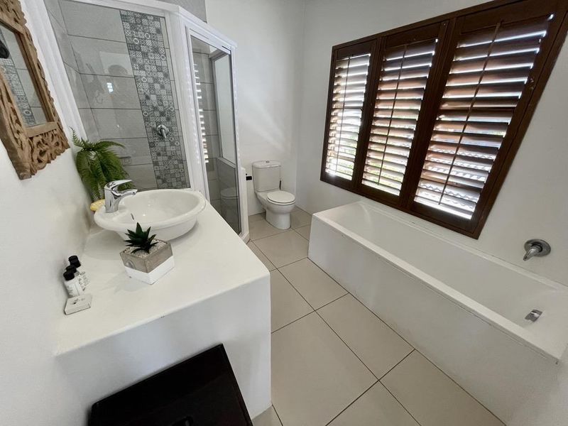 Hendra - Exceptional Coastal Home To Rent In Umhlanga Rocks - Photo 5