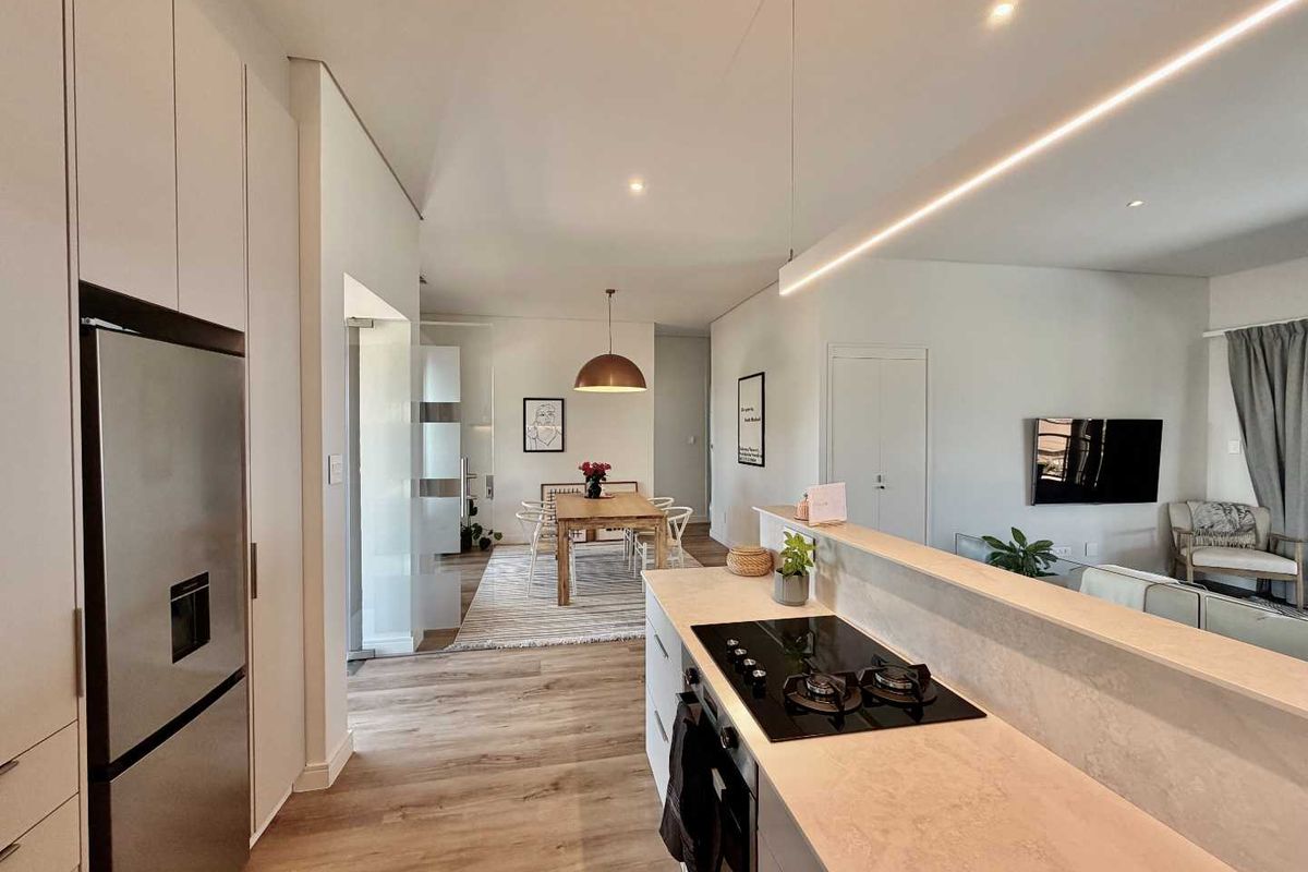 Renovated 4 Bedroom Townhouse with Sea View - Photo 3
