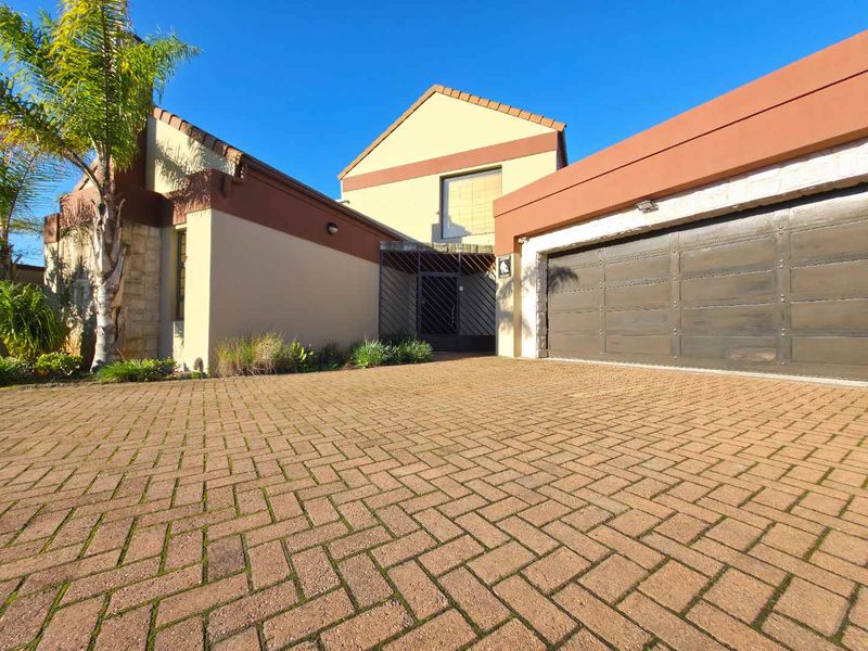 A Masterpiece in Sonkring – Where Family Living Meets Entertainer’s Luxury - Photo 3