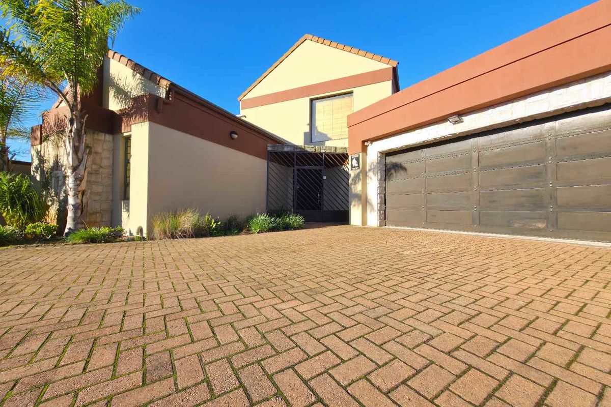 A Masterpiece in Sonkring – Where Family Living Meets Entertainer’s Luxury - Photo 3