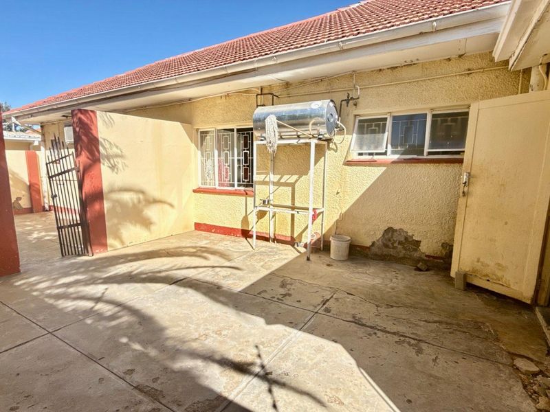 Calling Investor to turn this Prestigeous Property into a Cash Cow - Photo 8