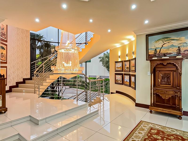 Meyersdal Eco Estate's most extraordinary residence where Elegance, Comfort and Sophisticated living reaches its zenith. - Photo 4