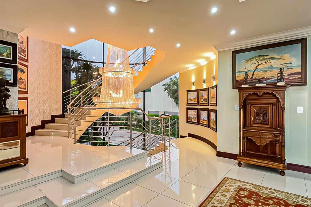 Meyersdal Eco Estate's most extraordinary residence where Elegance, Comfort and Sophisticated living reaches its zenith. - Photo 4