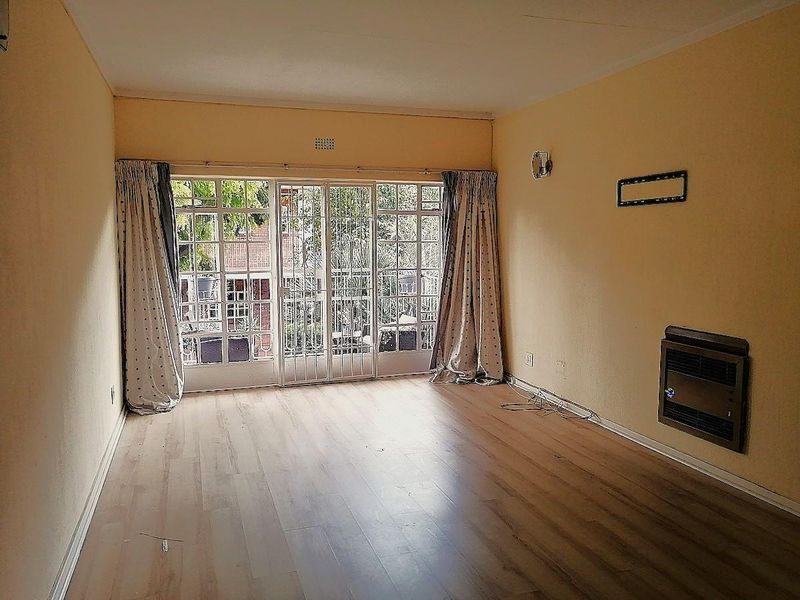 First Floor cozy apartment minutes from Sandton - Photo 3