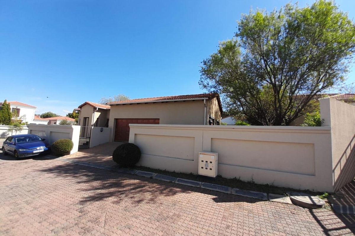 Elegant property nestled in Kyalami Terrace! - Photo 3